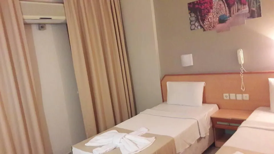 Albatros Apartments מרמריס